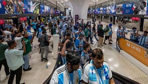 Piala Dunia 2022: Bagaimana penggemar keliling menemukan turnamen Qatar?