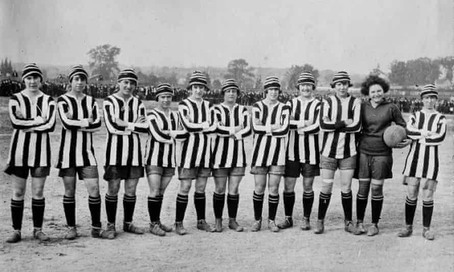 Bagaimana FA melarang sepak bola wanita pada tahun 1921 dan mencoba membenarkannya |  sepak bola wanita