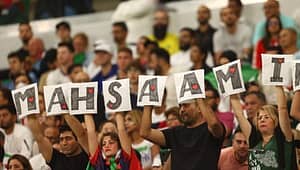 Warga Iran merayakan tersingkirnya Piala Dunia ke AS dalam solidaritas dengan protes |  Piala Dunia 2022